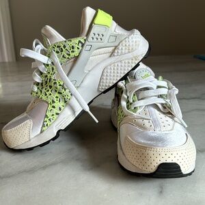 NIKE HUARACHE RUN